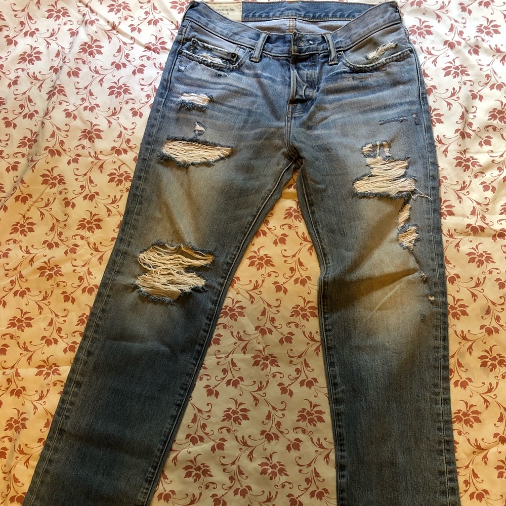 Abercrombie &Fitch slim straight distressed jeans